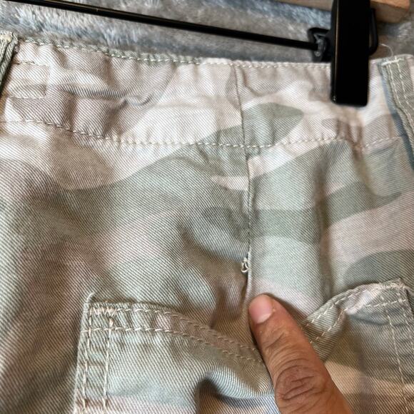 Mother The Shaker Chop Crop Fray Desert Print Green Camo Size 26 - Picture 5 of 10